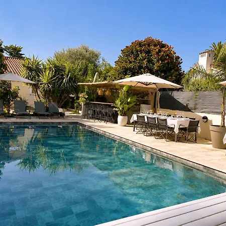 Californian With Pool And Beaches * אנטיב